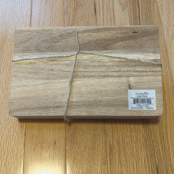 French Wooden Cutting Board - Picture 4 of 7
